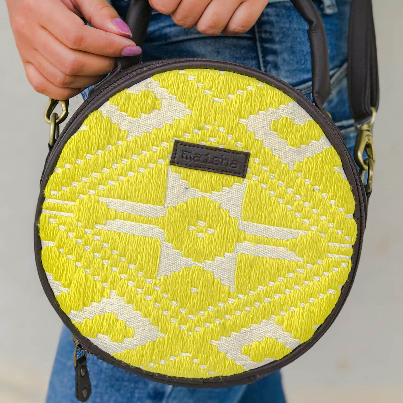 Squeaky lime statement round bag